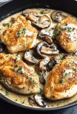 Skillet Chicken and Mushroom Wine Sauce