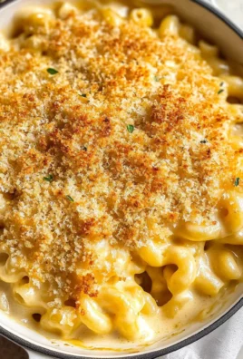 Baked Mac and Cheese Recipe (Cheesy & Creamy)