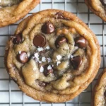 Crispy and Chewy Chocolate Chip Cookies