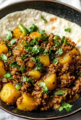 Aloo Keema (Pakistani Ground Beef and Potato Curry)