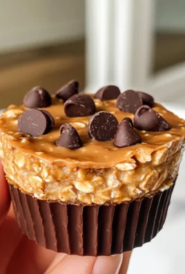 Easy Peanut Butter Protein Oatmeal Cups