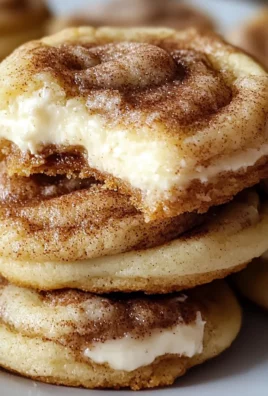 Cinnamon Roll Cheesecake Cookies: A Sweet Delight Awaits!